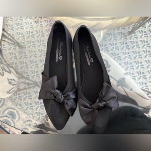 Skechers Women's Black Satin Bow Pointed Flats